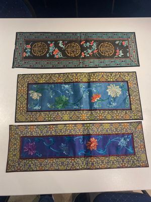 A group of eight pieces of Chinese embroidered silk, 19/20th C. — 照片 18