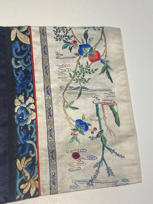 A group of eight pieces of Chinese embroidered silk, 19/20th C. — 照片 6