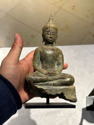 A group of five bronze figures of Buddha, Thailand and Indonesia, 8/17th C. — 照片 1