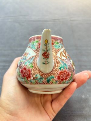 A group of five Chinese famille rose teapots and covers and three stands, Yongzheng/Qianlong — 照片 30