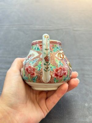 A group of five Chinese famille rose teapots and covers and three stands, Yongzheng/Qianlong — 照片 32