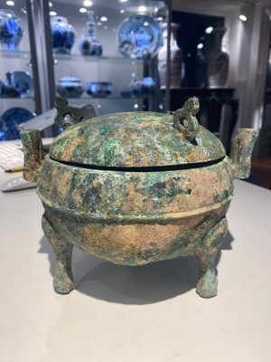 A group of four Chinese archaic bronze wares, late Shang, Warring States and Han — photo 6