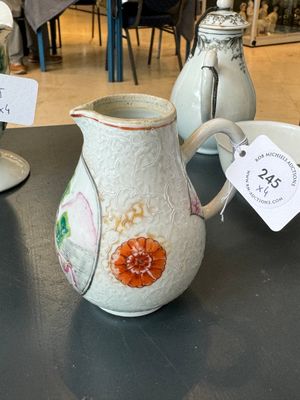 A group of four Chinese export famille rose 'European subject' porcelain, Qianlong — 照片 13