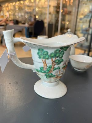 A group of four Chinese export famille rose 'European subject' porcelain, Qianlong — 照片 2