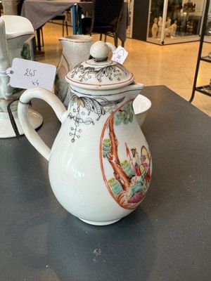 A group of four Chinese export famille rose 'European subject' porcelain, Qianlong — 照片 24