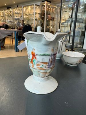 A group of four Chinese export famille rose 'European subject' porcelain, Qianlong — 照片 3