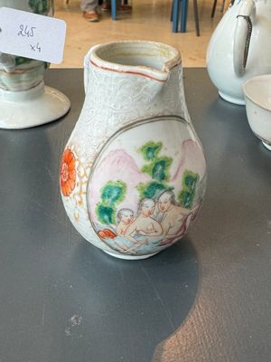 A group of four Chinese export famille rose 'European subject' porcelain, Qianlong — 照片 10