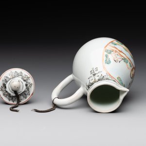 A group of four Chinese export famille rose 'European subject' porcelain, Qianlong — 照片 5