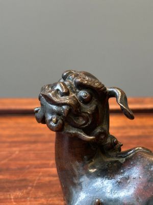 A group of four Chinese gilt bronze paper-weights, Ming/Qing — 照片 24