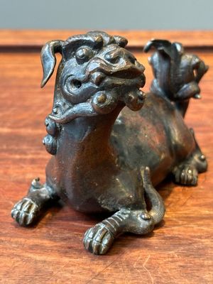 A group of four Chinese gilt bronze paper-weights, Ming/Qing — 照片 27