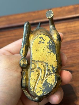 A group of four Chinese gilt bronze paper-weights, Ming/Qing — 照片 32