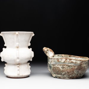A group of four Chinese monochrome porcelain wares, Qing and later — foto 11