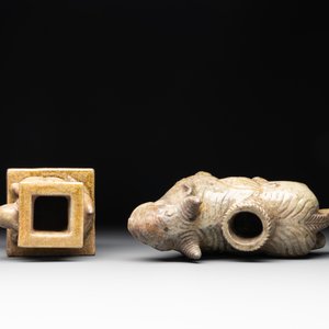 A group of four Chinese monochrome porcelain wares, Qing and later — foto 6