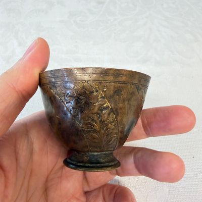 A group of four Ottoman zarfs, a scent burner and two porcelain tea bowls — foto 36