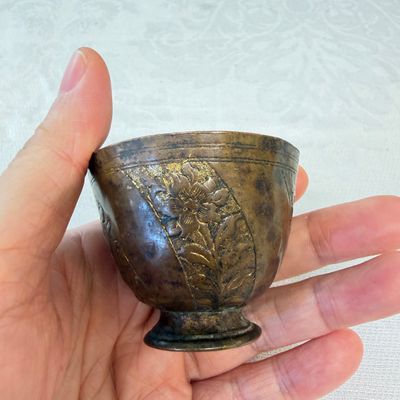 A group of four Ottoman zarfs, a scent burner and two porcelain tea bowls — foto 38