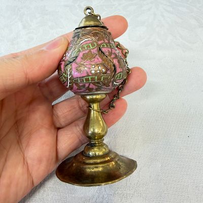 A group of four Ottoman zarfs, a scent burner and two porcelain tea bowls — foto 47