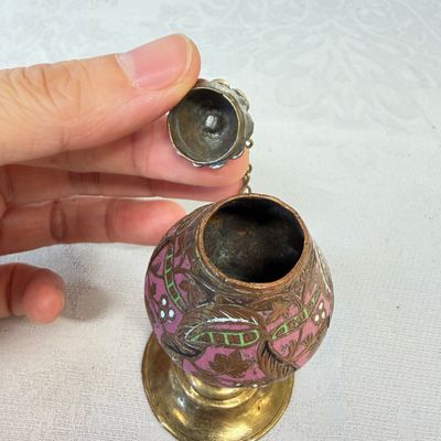 A group of four Ottoman zarfs, a scent burner and two porcelain tea bowls — foto 48
