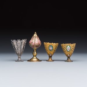 A group of four Ottoman zarfs, a scent burner and two porcelain tea bowls — foto 12