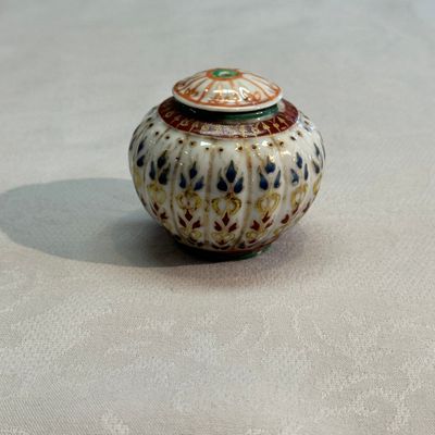 A group of nine Chinese Bencharong wares for the Thai market — photo 73