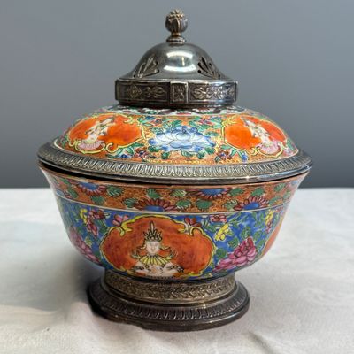 A group of nine Chinese Bencharong wares for the Thai market — photo 2