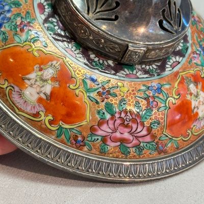 A group of nine Chinese Bencharong wares for the Thai market — photo 13