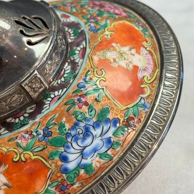 A group of nine Chinese Bencharong wares for the Thai market — photo 14