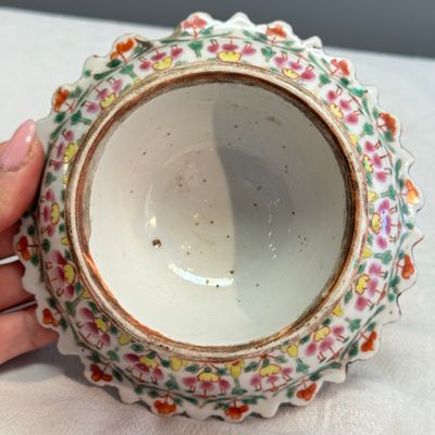 A group of nine Chinese Bencharong wares for the Thai market — photo 30