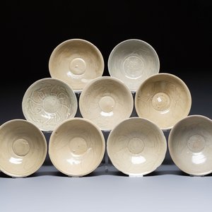 A group of nine Chinese celadon-glazed bowls with incised floral design from the Jepara shipwreck, Fujian kilns, Song — 照片 1