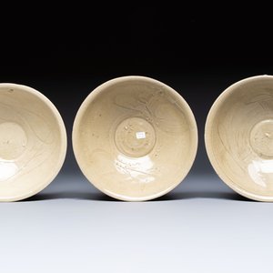 A group of nine Chinese celadon-glazed bowls with incised floral design from the Jepara shipwreck, Fujian kilns, Song — 照片 5