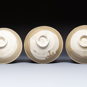 A group of nine Chinese celadon-glazed bowls with incised floral design from the Jepara shipwreck, Fujian kilns, Song — 照片 6