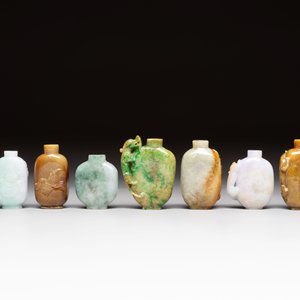 A group of nine Chinese jadeite snuff bottles, 20th C. — photo 4