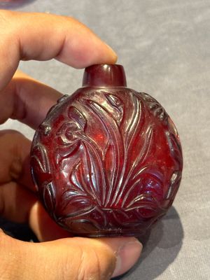 A group of seven Chinese red-overlay glass and red glass snuff bottles, 19/20th C. — photo 2