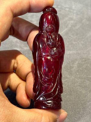 A group of seven Chinese red-overlay glass and red glass snuff bottles, 19/20th C. — photo 38