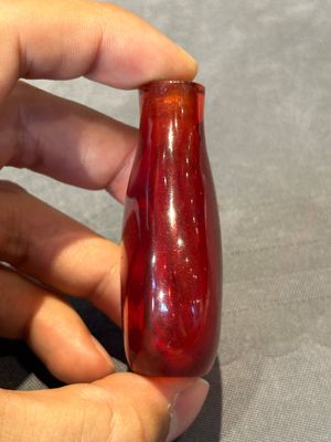 A group of seven Chinese red-overlay glass and red glass snuff bottles, 19/20th C. — photo 9
