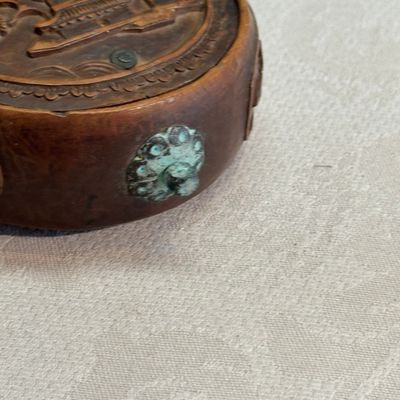 A group of seven Chinese silver, glass and jade wares, including a pair of folding spectacles — foto 4