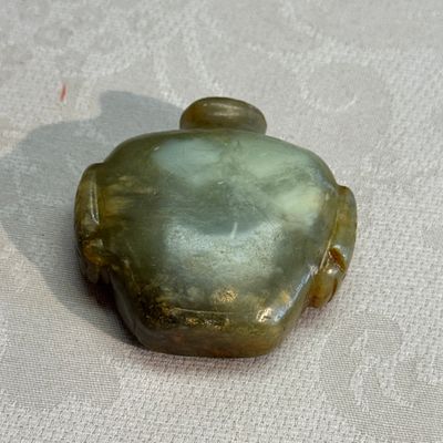 A group of seven Chinese silver, glass and jade wares, including a pair of folding spectacles — foto 14