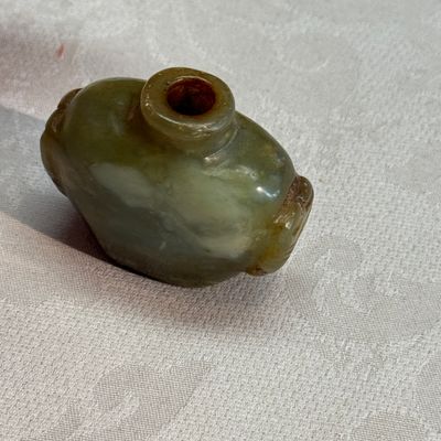 A group of seven Chinese silver, glass and jade wares, including a pair of folding spectacles — foto 15