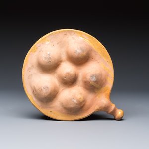 A group of seven glazed earthenware cooking vessels — foto 5
