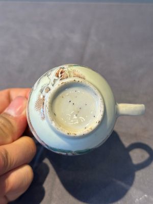 A group of six Chinese blue and white and famille rose cups, Chenghua, Tongzhi and Guangxu mark, Kangxi and later — 照片 13