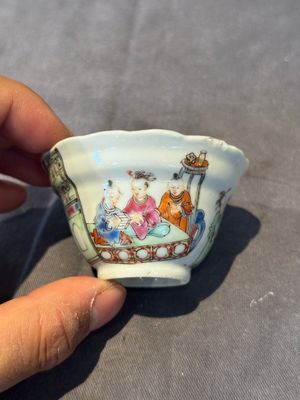 A group of six Chinese blue and white and famille rose cups, Chenghua, Tongzhi and Guangxu mark, Kangxi and later — 照片 19