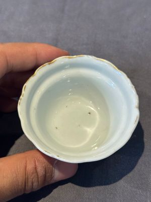 A group of six Chinese blue and white and famille rose cups, Chenghua, Tongzhi and Guangxu mark, Kangxi and later — 照片 20