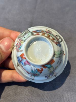 A group of six Chinese blue and white and famille rose cups, Chenghua, Tongzhi and Guangxu mark, Kangxi and later — 照片 21