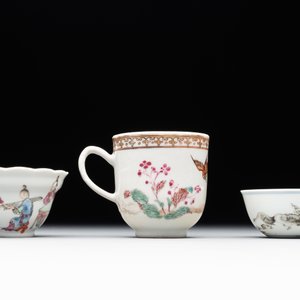 A group of six Chinese blue and white and famille rose cups, Chenghua, Tongzhi and Guangxu mark, Kangxi and later — 照片 4