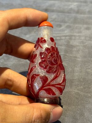 A group of six Chinese overlay glass snuff bottles, 19th C. — foto 14