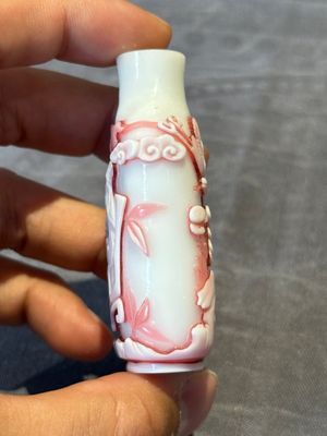 A group of six Chinese overlay glass snuff bottles, 19th C. — foto 21