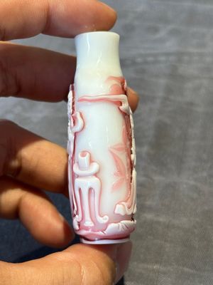 A group of six Chinese overlay glass snuff bottles, 19th C. — foto 23