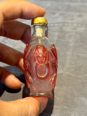 A group of six Chinese overlay glass snuff bottles, 19th C. — foto 29