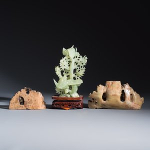 A group of six Chinese soapstone and jade carvings — photo 4