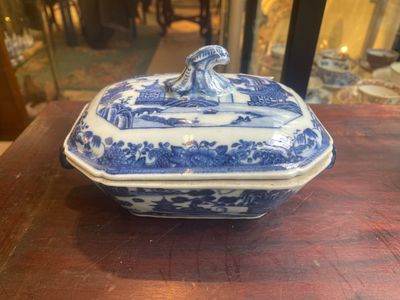 A group of six pieces of Chinese blue and white porcelain, 18/19th century — 照片 11