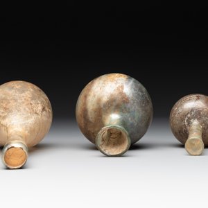 A group of six Roman glass flasks, 1st/4th C. — foto 6